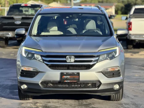 Another view of 2017 Honda Pilot Touring for sale in Alvin, TX at Auto Boutique Texas