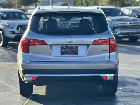 More photos of 2017 Honda Pilot Touring at Auto Boutique Texas, TX
