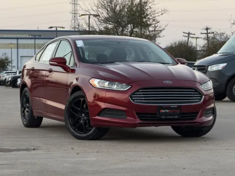 Photos of 2016 Ford Fusion SE for sale in Alvin, TX at Auto Boutique Texas