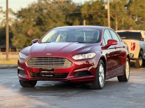 Another view of 2016 Ford Fusion SE for sale in Alvin, TX at Auto Boutique Texas