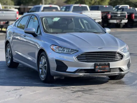Photos of 2020 Ford Fusion SE for sale in Alvin, TX at Auto Boutique Texas