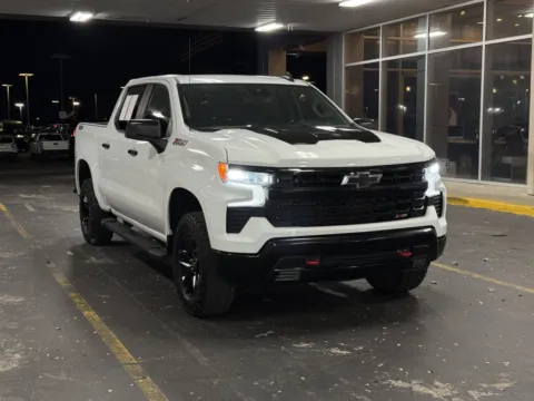 White 2023 Chevrolet Silverado 1500 LT Trail Boss for sale in Alvin, TX