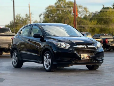 Photos of 2018 Honda HR-V LX for sale in Alvin, TX at Auto Boutique Texas