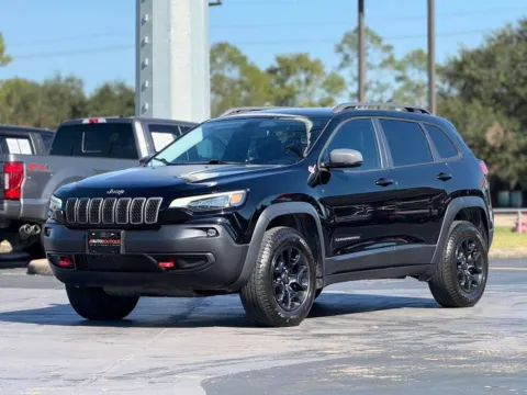 Another view of 2020 Jeep Cherokee Trailhawk for sale in Alvin, TX at Auto Boutique Texas