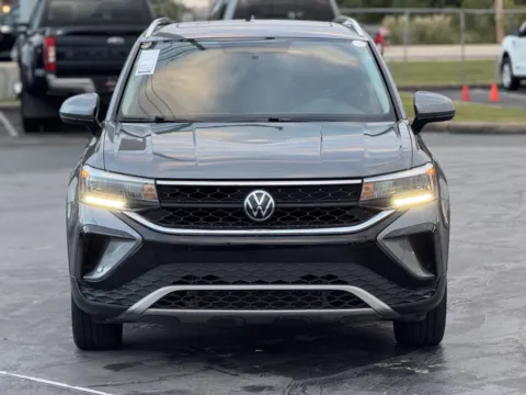 More photos of 2022 Volkswagen Taos SE at Auto Boutique Texas, TX
