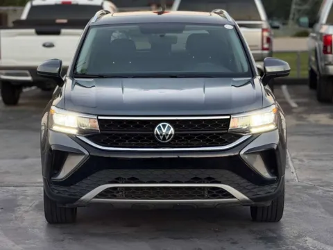 More photos of 2022 Volkswagen Taos SE at Auto Boutique Texas, TX