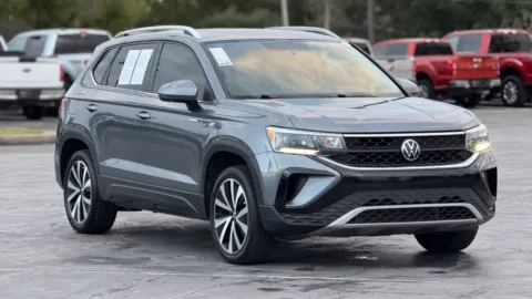 Gray 2022 Volkswagen Taos SE for sale in Alvin, TX