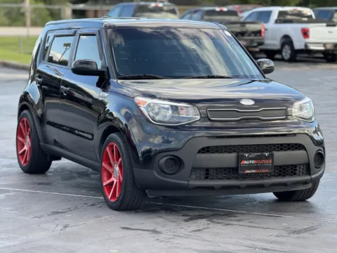 Photos of 2019 Kia Soul for sale in Alvin, TX at Auto Boutique Texas