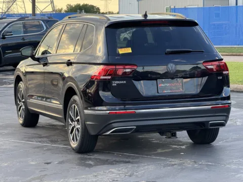 More photos of 2018 Volkswagen Tiguan SE at Auto Boutique Texas, TX