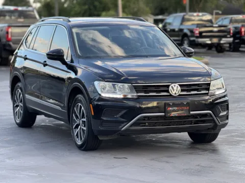 Photos of 2018 Volkswagen Tiguan SE for sale in Alvin, TX at Auto Boutique Texas