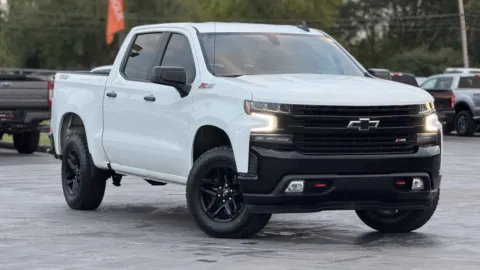 White 2021 Chevrolet Silverado 1500 LT Trail Boss for sale in Alvin, TX