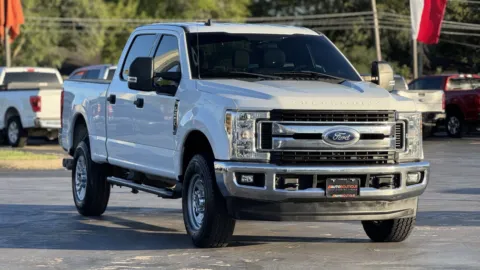 Photos of 2019 Ford Super Duty F-250 SRW XLT for sale in Alvin, TX at Auto Boutique Texas