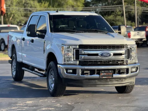 Another view of 2019 Ford Super Duty F-250 SRW XLT for sale in Alvin, TX at Auto Boutique Texas