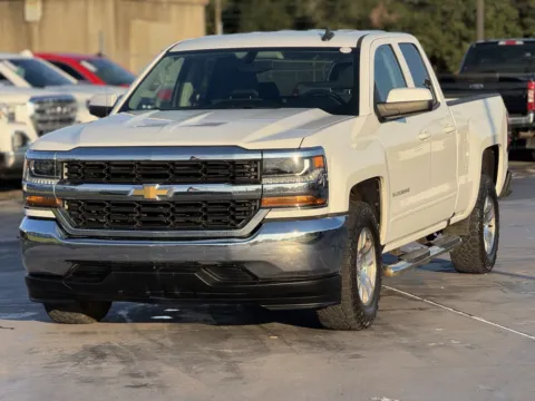 Another view of 2019 Chevrolet Silverado 1500 LD LT for sale in Alvin, TX at Auto Boutique Texas