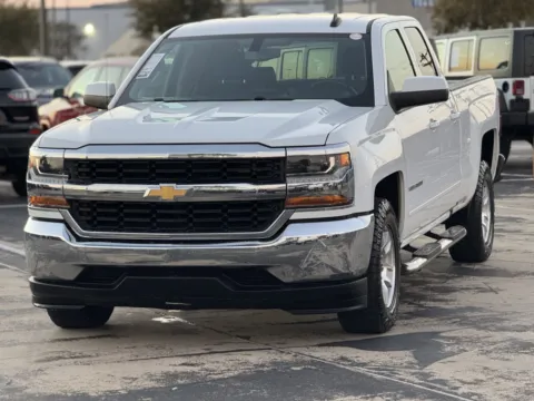 Another view of 2019 Chevrolet Silverado 1500 LD LT for sale in Alvin, TX at Auto Boutique Texas