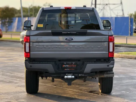 More photos of 2022 Ford Super Duty F-350 SRW LARIAT at Auto Boutique Texas, TX