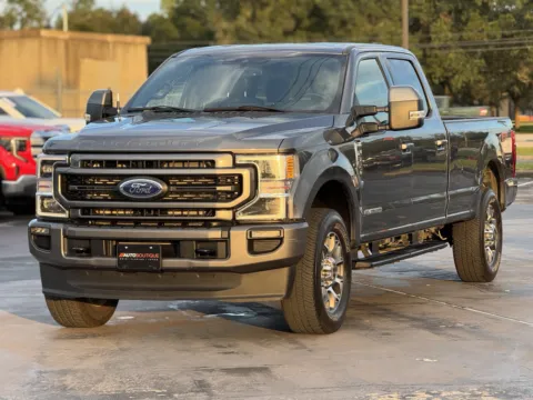 Another view of 2022 Ford Super Duty F-350 SRW LARIAT for sale in Alvin, TX at Auto Boutique Texas