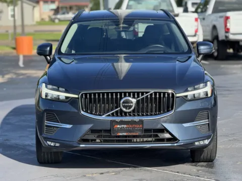 More photos of 2022 Volvo XC60 Momentum at Auto Boutique Texas, TX