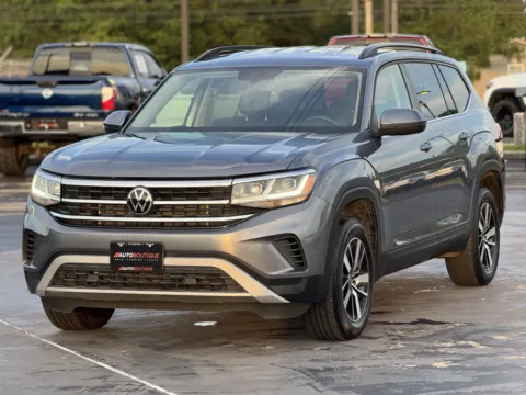 Another view of 2023 Volkswagen Atlas 2.0T SE for sale in Alvin, TX at Auto Boutique Texas