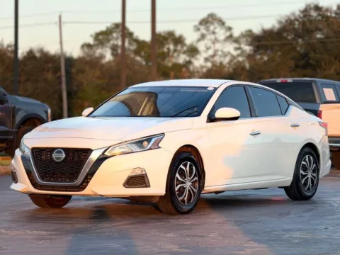 Another view of 2019 Nissan Altima 2.5 S for sale in Alvin, TX at Auto Boutique Texas
