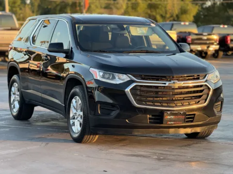 Photos of 2021 Chevrolet Traverse LS for sale in Alvin, TX at Auto Boutique Texas