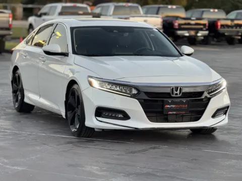 Photos of 2019 Honda Accord Sedan Touring 2.0T for sale in Alvin, TX at Auto Boutique Texas