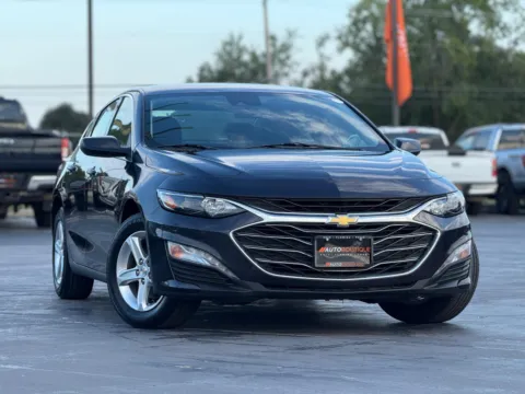 Photos of 2023 Chevrolet Malibu LT for sale in Alvin, TX at Auto Boutique Texas