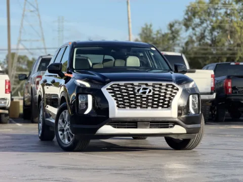 Photos of 2021 Hyundai Palisade SE for sale in Alvin, TX at Auto Boutique Texas