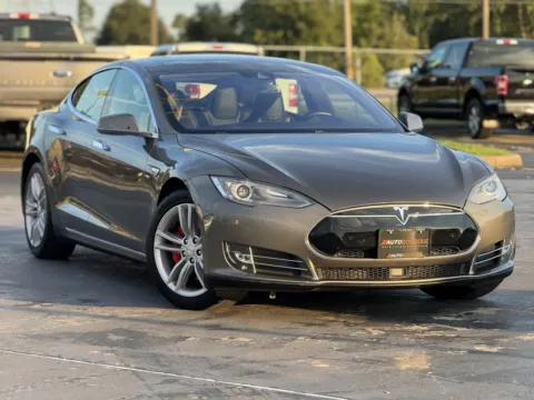 Photos of 2015 Tesla Model S P85D for sale in Alvin, TX at Auto Boutique Texas
