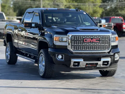 Photos of 2019 GMC Sierra 2500HD Denali for sale in Alvin, TX at Auto Boutique Texas