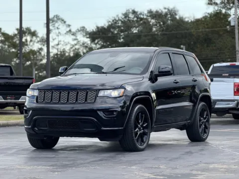 Another view of 2019 Jeep Grand Cherokee Altitude for sale in Alvin, TX at Auto Boutique Texas