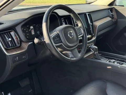 More photos of 2021 Volvo XC60 Momentum at Auto Boutique Texas, TX