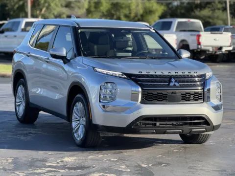 Photos of 2024 Mitsubishi Outlander ES for sale in Alvin, TX at Auto Boutique Texas