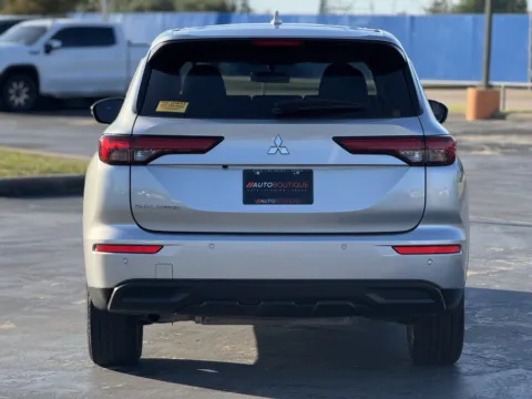 More photos of 2024 Mitsubishi Outlander ES at Auto Boutique Texas, TX