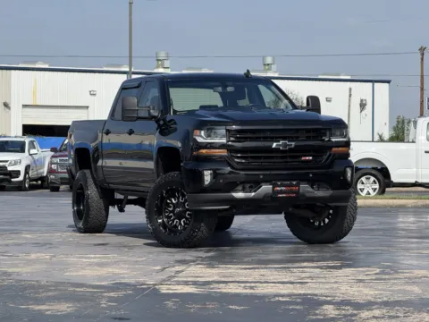 Black 2018 Chevrolet Silverado 1500 LT for sale in Alvin, TX