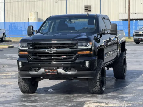 Another view of 2018 Chevrolet Silverado 1500 LT for sale in Alvin, TX at Auto Boutique Texas