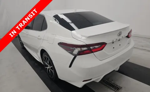 More photos of 2021 Toyota Camry SE at Auto Boutique Texas, TX