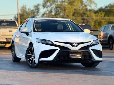 Photos of 2021 Toyota Camry SE for sale in Alvin, TX at Auto Boutique Texas