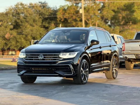 Another view of 2022 Volkswagen Tiguan SEL R-Line for sale in Alvin, TX at Auto Boutique Texas