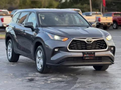 Photos of 2023 Toyota Highlander LE for sale in Alvin, TX at Auto Boutique Texas