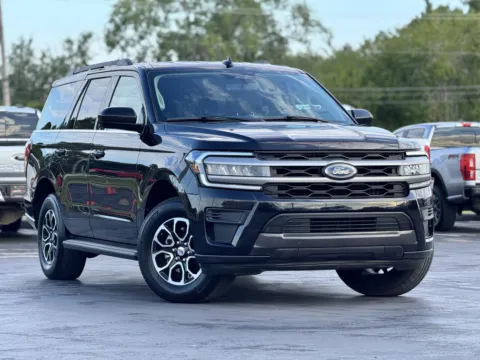 Photos of 2024 Ford Expedition XLT for sale in Alvin, TX at Auto Boutique Texas