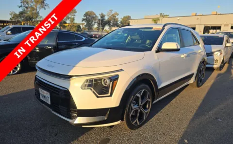 White 2024 Kia Niro EX Touring for sale in Alvin, TX