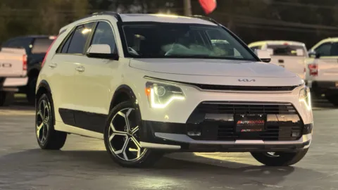 White 2024 Kia Niro EX Touring for sale in Alvin, TX