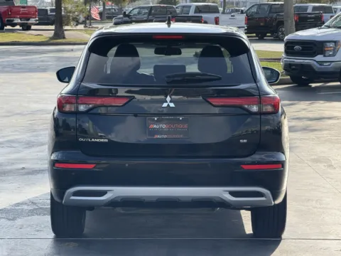 Another view of 2024 Mitsubishi Outlander SE Black Edition for sale in Alvin, TX at Auto Boutique Texas