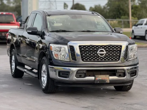 Photos of 2018 Nissan Titan SV for sale in Alvin, TX at Auto Boutique Texas