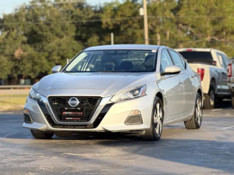 Another view of 2020 Nissan Altima 2.5 S for sale in Alvin, TX at Auto Boutique Texas