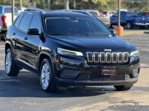 Photos of 2020 Jeep Cherokee Latitude for sale in Alvin, TX at Auto Boutique Texas