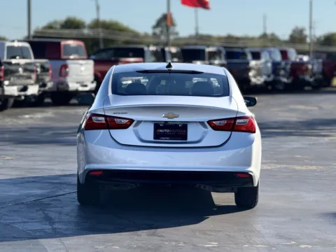 More photos of 2018 Chevrolet Malibu LS at Auto Boutique Texas, TX