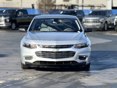 More photos of 2018 Chevrolet Malibu LS at Auto Boutique Texas, TX