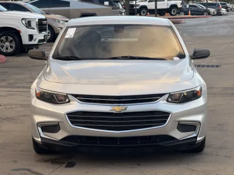 More photos of 2018 Chevrolet Malibu LS at Auto Boutique Texas, TX